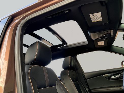 Used 2019 Chevrolet Blazer Premier w/ Sun and Wheels Package FWD image 27
