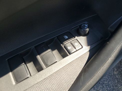 Used 2022 Toyota Corolla LE image 18