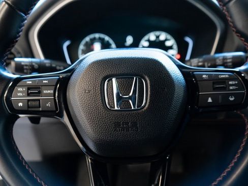 Used 2025 Honda Pilot Sport image 19