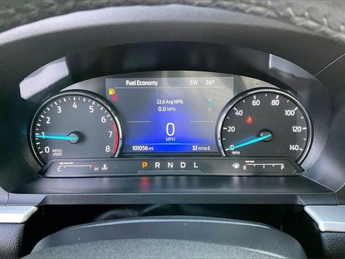 Used 2022 Ford Explorer XLT w/ Equipment Group 202A image 13