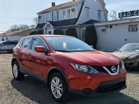Used 2018 Nissan Rogue Sport S w/ S Appearance Package FWD image 1
