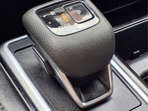 Used 2025 Nissan Pathfinder SV AWD/4WD image 19