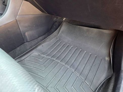 Used 2017 Toyota Corolla LE w/ Carpet Mat Package (TMS) FWD image 43