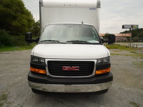 New 2026 GMC Savana 4500 w/ Power Convenience Package RWD image 8