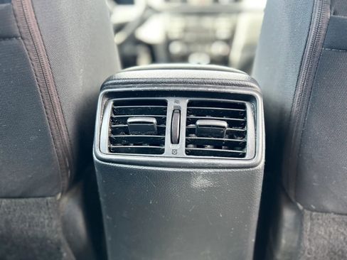 Used 2017 Nissan Rogue S AWD/4WD image 39