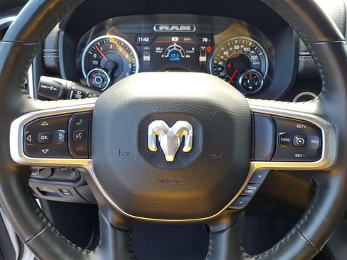 Used 2023 RAM 1500 Laramie AWD/4WD image 5