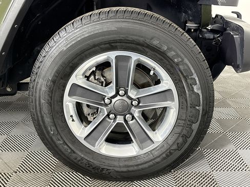 Used 2021 Jeep Wrangler Unlimited Sahara image 31