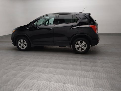 Used 2022 Chevrolet Trax LS w/ Tint and Cruise Package image 3