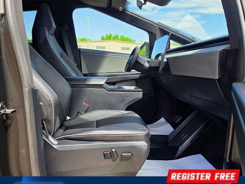 Used 2024 Tesla Cybertruck AWD Crew Cab image 10