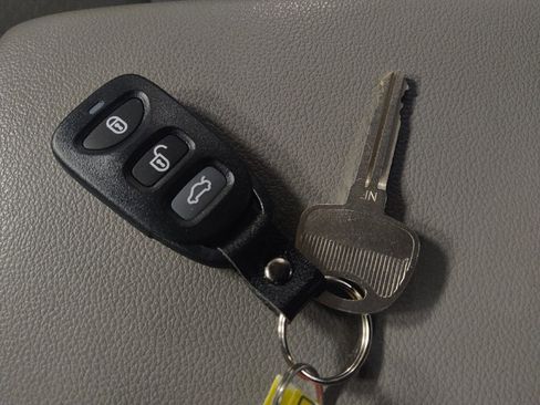 Used 2019 Hyundai Elantra SEL FWD image 32