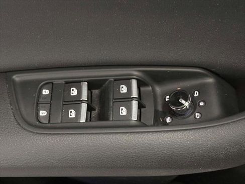 Used 2019 Audi Q8 Premium w/ Convenience Package image 8