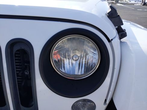 Used 2014 Jeep Wrangler Unlimited Sahara w/ Connectivity Group image 6