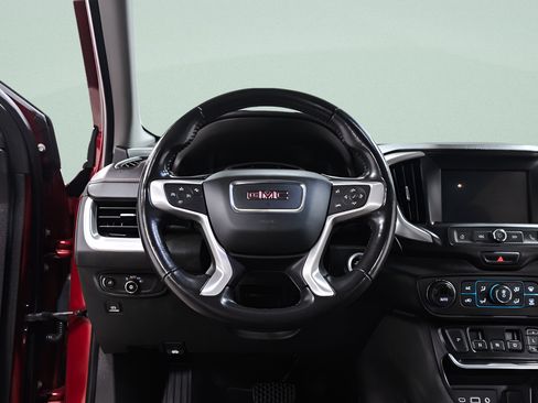 Used 2020 GMC Terrain SLE w/ Driver Convenience Package FWD image 11