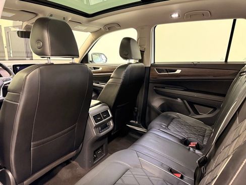 Used 2024 Volkswagen Atlas SEL Premium R-Line image 20