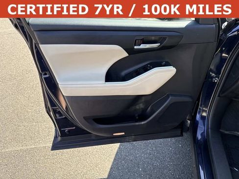 Used 2023 Toyota Highlander XLE AWD/4WD image 13