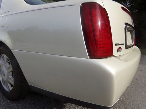 Used 2003 Cadillac De Ville Sedan w/ Comfort & Convenience Package image 13