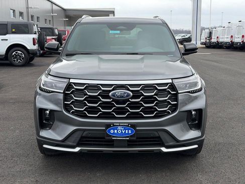 New 2026 Ford Explorer Platinum RWD image 2