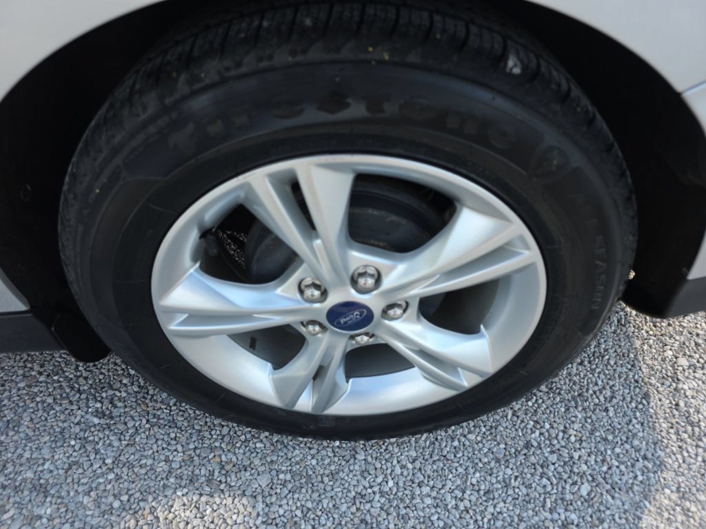 Used 2014 Ford Focus SE FWD image 25