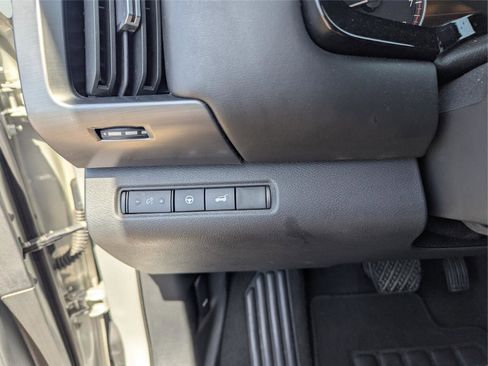 Used 2023 Nissan Pathfinder SL image 35