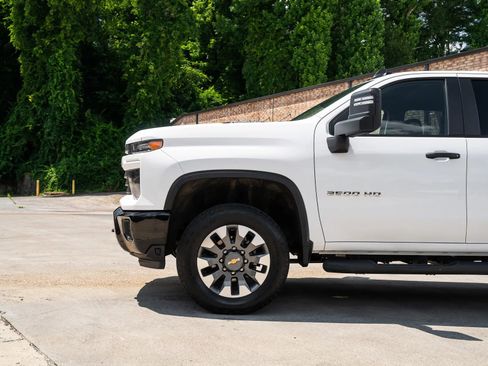Used 2024 Chevrolet Silverado 2500 Custom w/ Custom Value Package AWD/4WD image 3