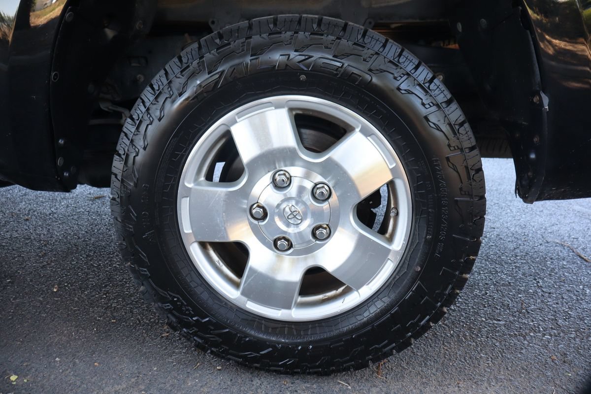 Used 2010 Toyota Tundra 2WD CrewMax w/ SR5 Pkg image 41