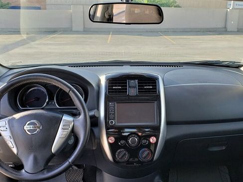 Used 2018 Nissan Versa SV w/ SV Special Edition FWD image 10