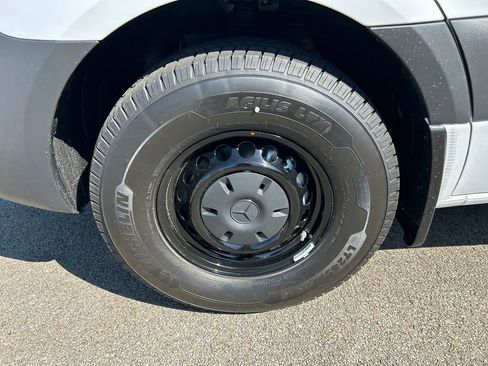 Used 2024 Mercedes-Benz Sprinter 2500 image 26