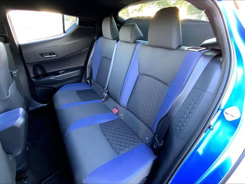 Used 2022 Toyota C-HR XLE image 19