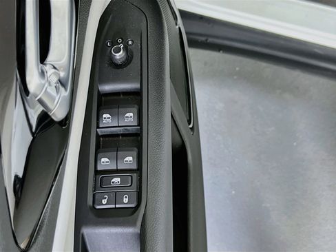 Used 2022 Jeep Compass Limited AWD/4WD image 17