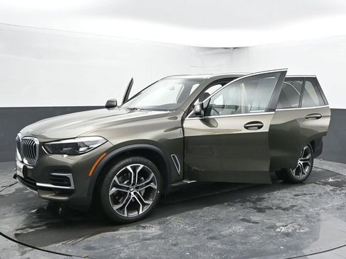 Used 2023 BMW X5 xDrive40i w/ Premium Package image 51