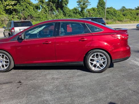 Used 2015 Ford Focus SE w/ Equipment Group 201A FWD image 8