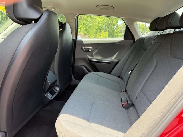 Used 2025 Kia K4 FWD image 15