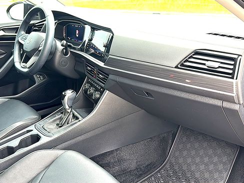 Used 2024 Volkswagen Jetta SEL FWD image 24