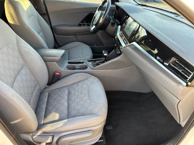 Used 2022 Kia Niro LXS w/ Digital Cluster Package FWD image 16
