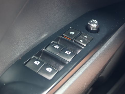 Used 2019 Toyota Camry XSE FWD image 13