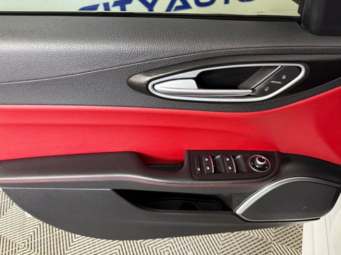 Used 2018 Alfa Romeo Giulia image 18