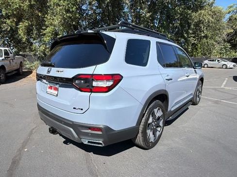 New 2026 Honda Pilot Elite image 4