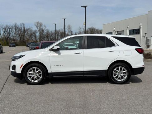 Used 2024 Chevrolet Equinox LT image 2