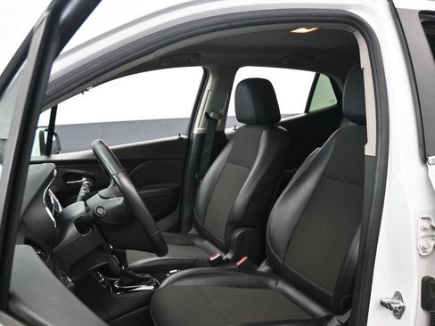 Used 2019 Buick Encore Preferred w/ Safety Package FWD image 10
