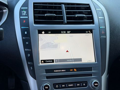 Used 2018 Lincoln MKZ Reserve w/ Climate Package FWD image 18