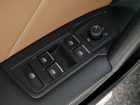 Certified 2023 Volkswagen Tiguan SE R-Line AWD/4WD image 19