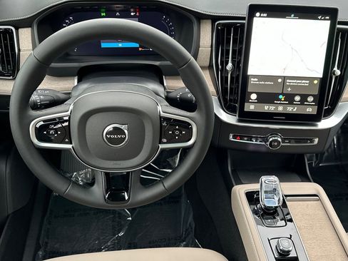 New 2026 Volvo XC90 B6 Plus w/ Protection Package Premier image 16