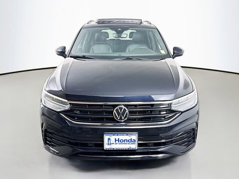 Used 2023 Volkswagen Tiguan SE R-Line AWD/4WD image 2
