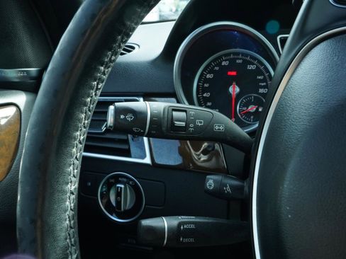 Used 2018 Mercedes-Benz GLE 350 4MATIC w/ Premium 2 Package image 26