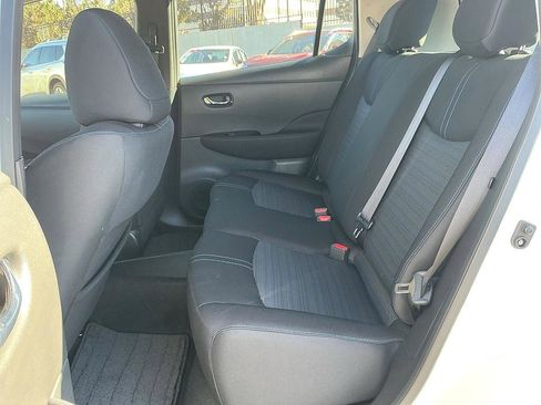 Used 2019 Nissan Leaf SV w/ SV Technology Package image 24