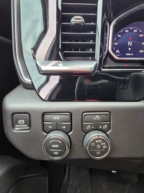 Used 2026 Chevrolet Silverado 1500 RST w/ RST Select Package AWD/4WD image 12