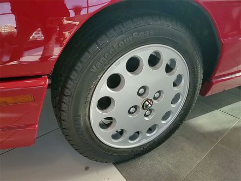Used 1991 Alfa Romeo Spider Veloce image 12