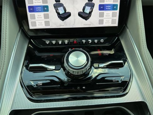 New 2023 Jeep Grand Wagoneer 4WD w/ Flexible Seating Group image 33