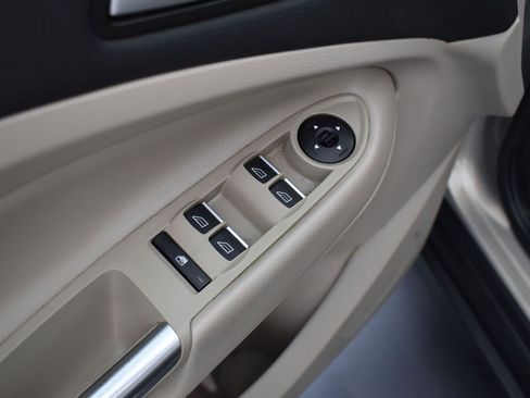 Used 2016 Ford C-MAX Energi SEL image 9