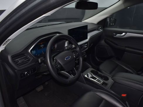 Used 2024 Ford Escape Platinum image 19